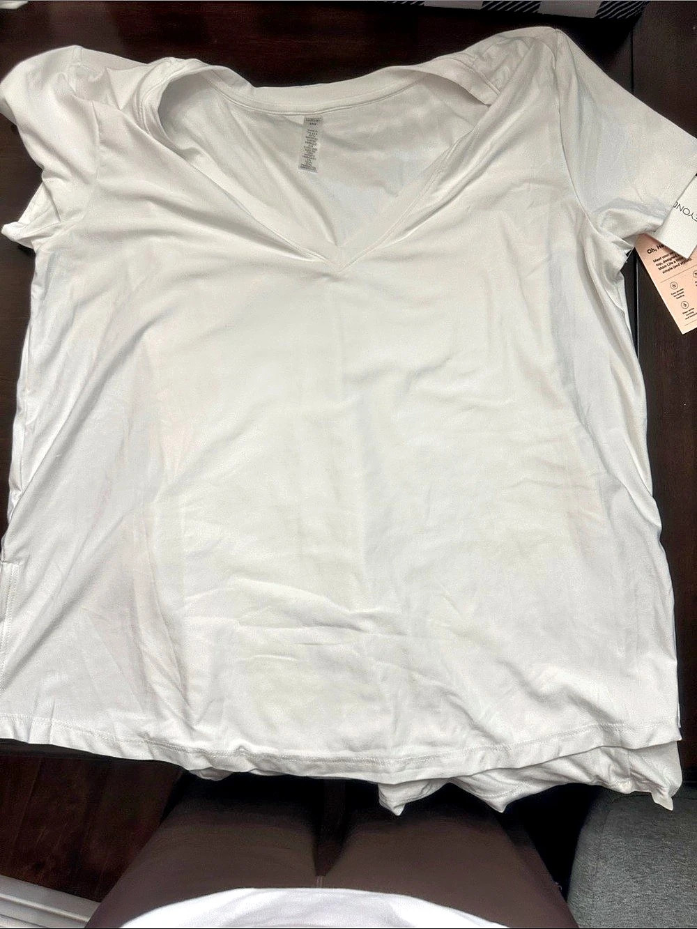Maternity Beyond Yoga Beyod the BumpThe Essential Tee V-Neck Tee in White Size S
